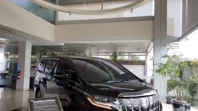 2020款丰田埃尔法实车展示，拿到钥匙坐进驾驶座，我忘了别克GL8