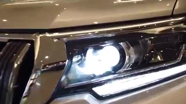 2021款丰田普拉多到店实拍，近距离了解外观内饰，给个不买的理由