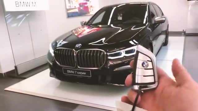 2021款宝马7系实拍，开上马力机一脚油门下去，才知道有多强悍