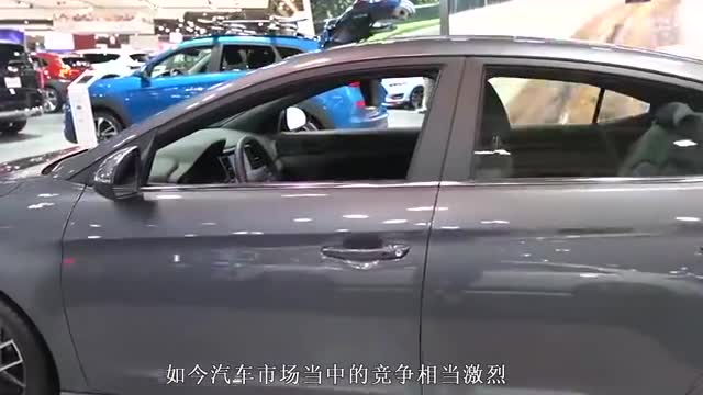 全新伊兰特迎“复活”，轴距超2.7米空间表现优秀，看什么朗逸？