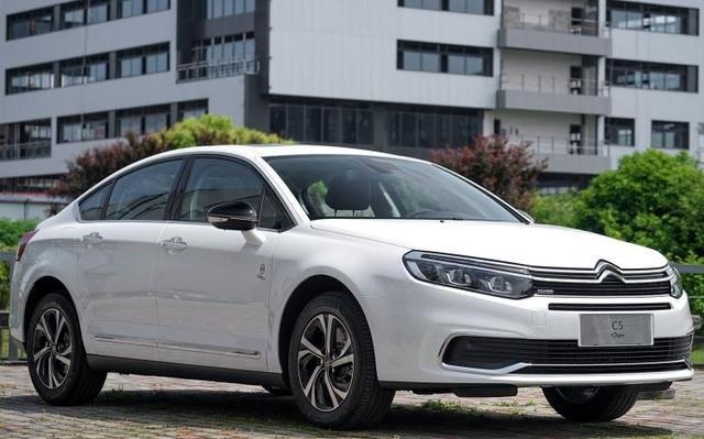 不应被埋没的中型车,一箱油650KM,比天籁舒适