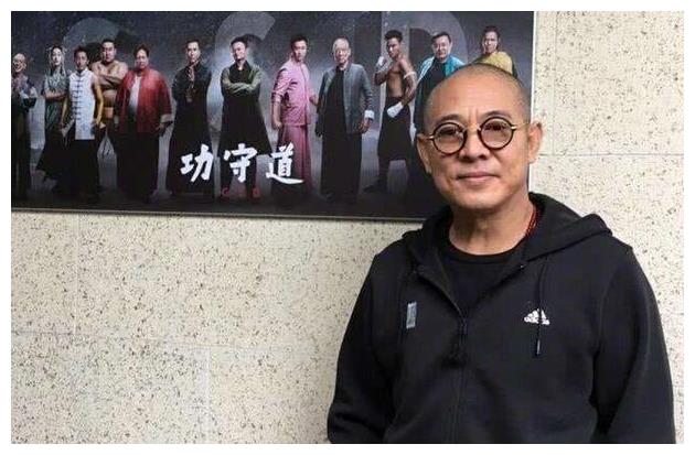 李连杰家庭背景很强鲁豫问他爷爷是谁李连杰说了怕你不敢播