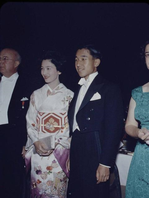 日本平民皇后美智子到底有多美?身着传统和服,尽显端庄优雅