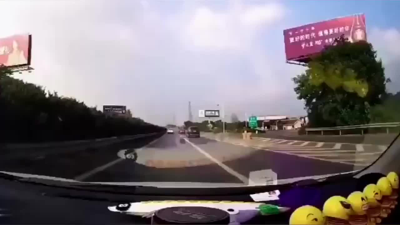 实拍：沃尔沃安全性能好？珍爱自己的生命