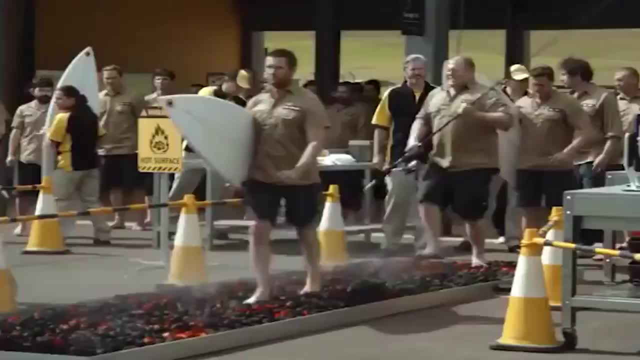 丰田皮卡创意广告，成为丰田皮卡车主太难了