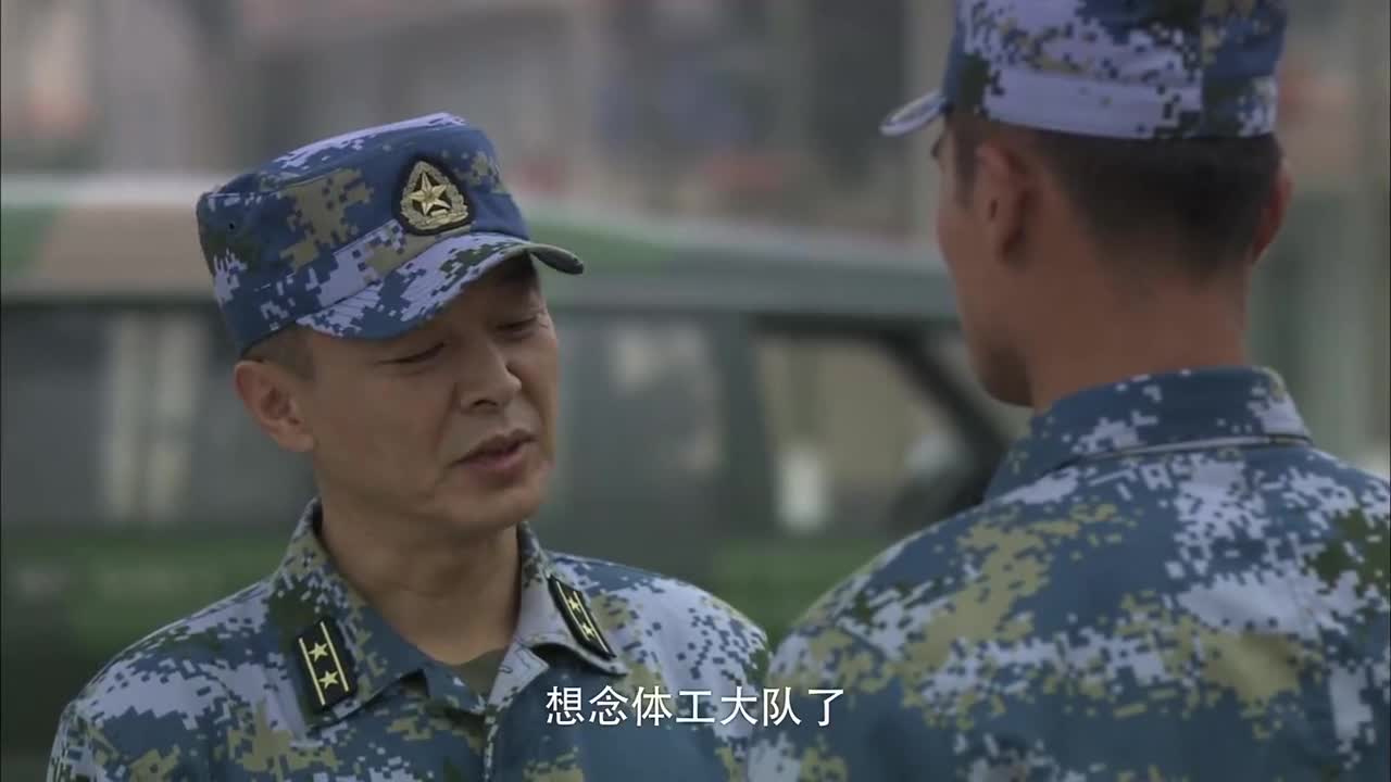 火蓝刀锋:鲁炎因为选择当兵,就被女朋友甩了