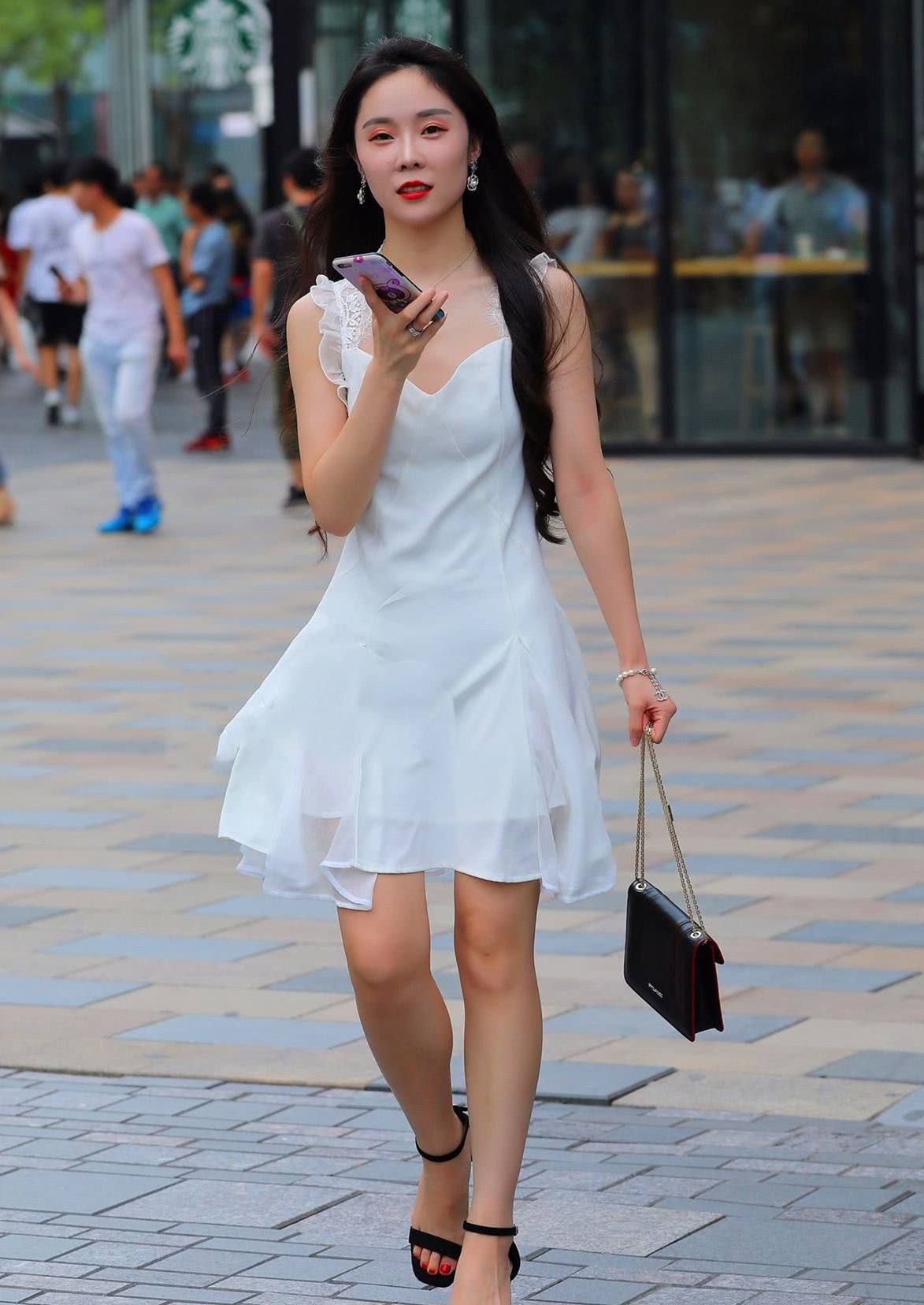 相貌娇美,肤色白皙,这样的美女,有几个男人不喜欢