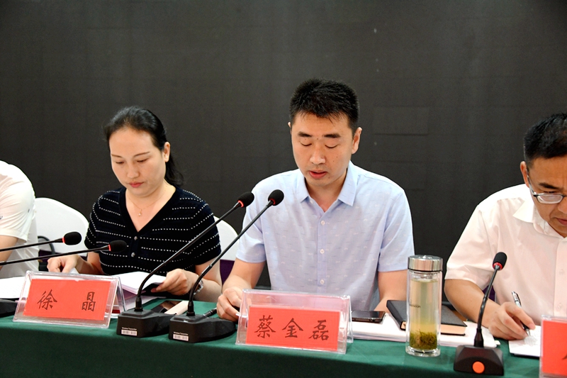 县政府副县长,考区主任徐晶出席会议并讲话