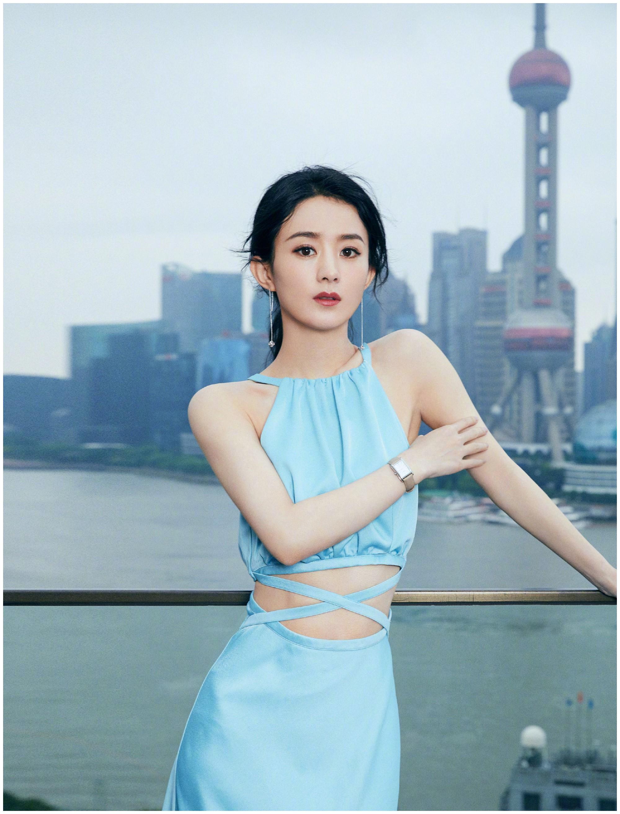 看看赵丽颖,当妈妈后身材绝了