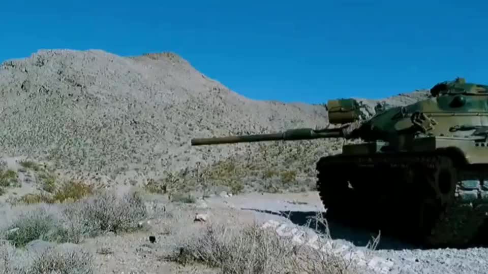 坦克炮击路虎测试车身硬度，难怪会这么贵！