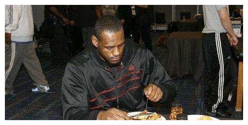 NBA球星有多自律?科比清晨4点练习不算啥 一人禁欲38年