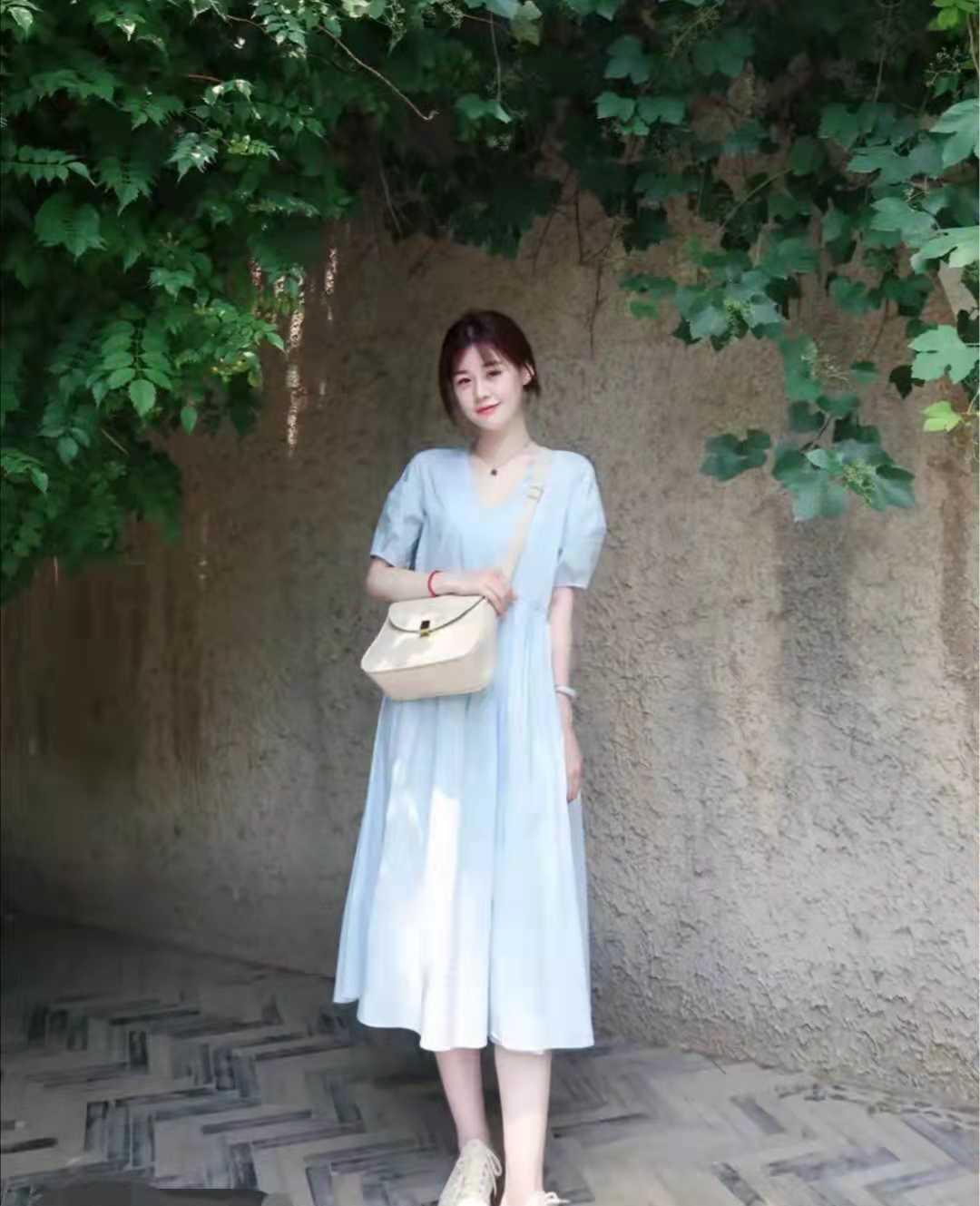 夏天女孩子穿什么衣服好看有气质