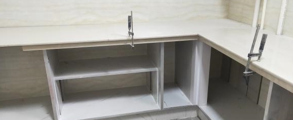 别人家里都用整体厨房,老婆偏偏用瓷砖盘灶台,完工才知太聪明!