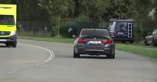 实拍国外街头的豪华SUV，看看有没