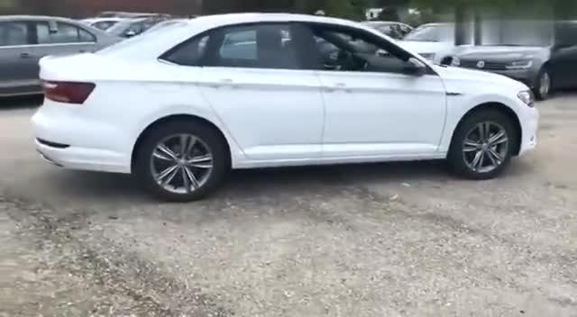 像极了一台奥迪，国外实拍2019款全新大众JETTA