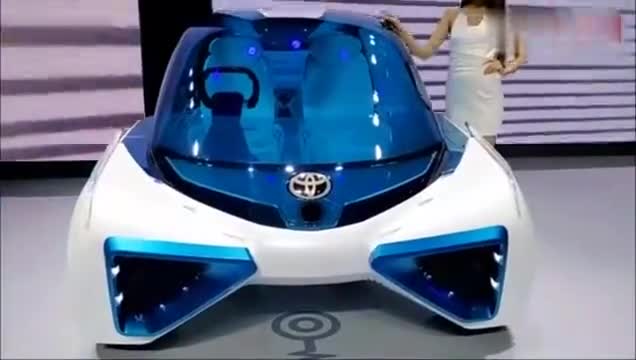 实拍车展，丰田发布不烧汽油的新车