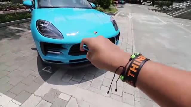 2020款保时捷Macan全方位实拍，按下钥匙开启后备箱，我心动了