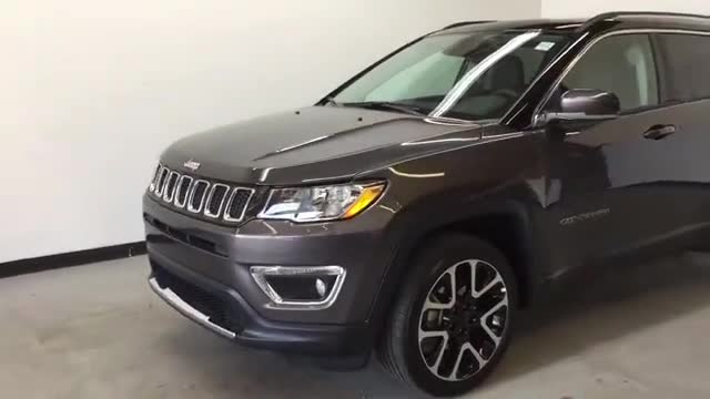 2020款吉普指南者实拍展示，按下钥匙开启后备箱，让我忘了RAV4