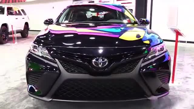 2019款丰田凯美瑞亮相车展，改款后外形更加时尚帅气