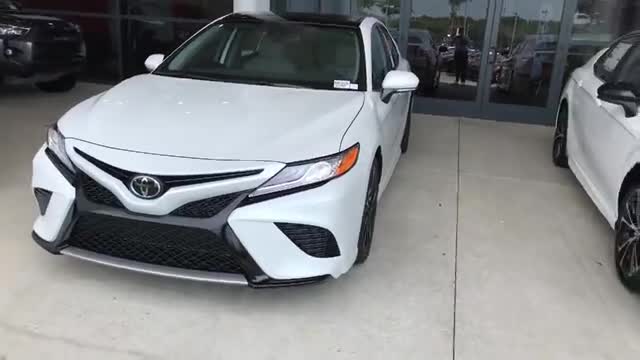 2020款丰田凯美瑞实车展示，看到外观和内饰，给个不买的理由