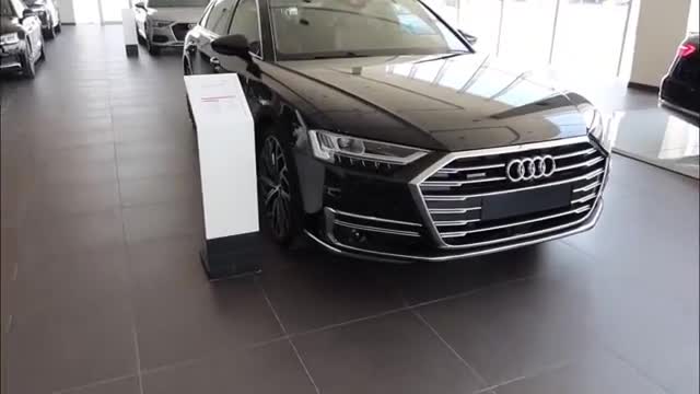 按下2021款奥迪A8L顶配版钥匙，坐进后排那刻，我忘记了宝马7系