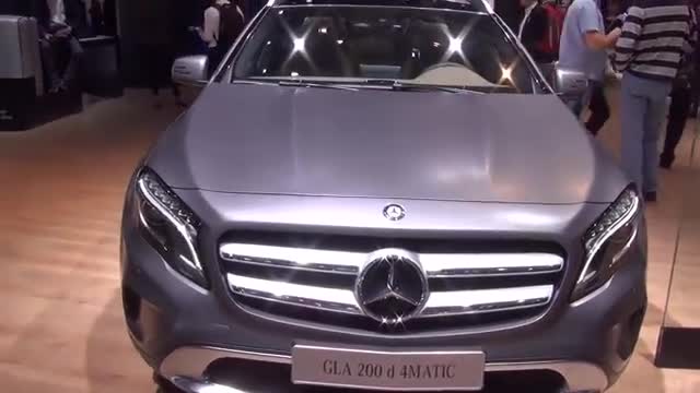 车展实拍全新奔驰GLA 200d细节，你喜欢这台车吗？