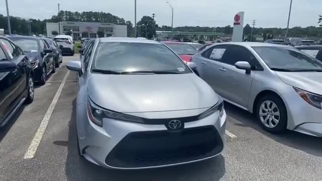 2021款丰田卡罗拉实拍，颜值颇高，坐进车内那刻，我放弃了轩逸