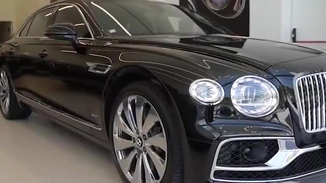 2020款宾利飞驰霸气到店，全方位了解外观与内饰，买不买自己定