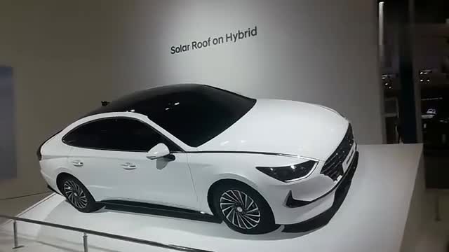 厉害了搭载太阳能车顶，车展实拍