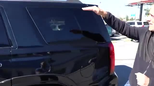 2020款雪佛兰Tahoe，尾部外观实拍