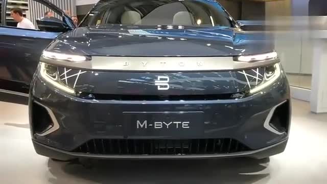 高端纯电满满的科技感，车展实拍