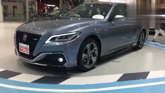 丰田皇冠日本车展实拍，外观内饰