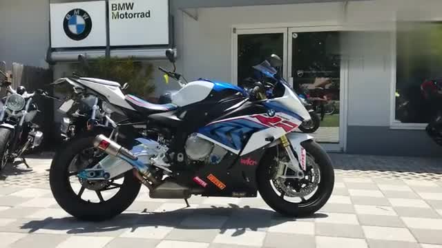 宝马S1000RR到店实拍，声浪不赖，看看