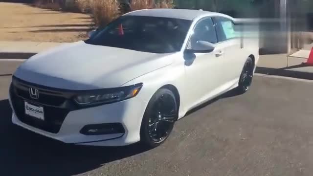 霸气运动不失稳重，实拍本田雅阁