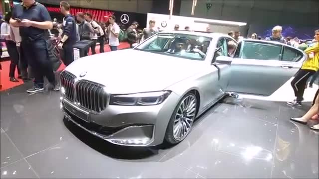 2020款宝马750Li亮相车展，宝马要腾飞了