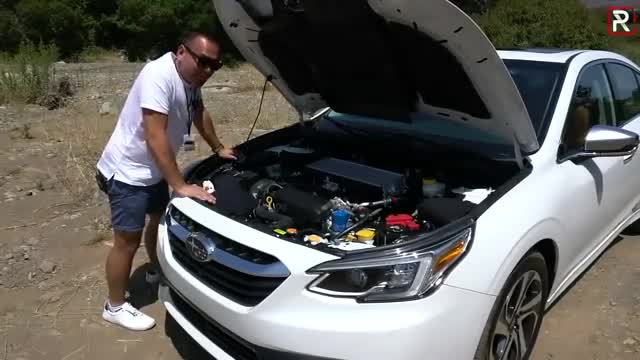 2020款斯巴鲁力狮XT，发动机实拍