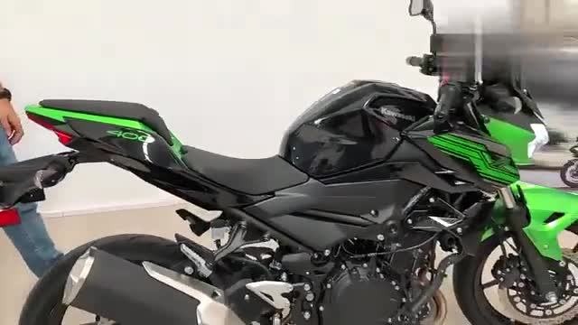 当红进口车,实拍川崎街车Z400,这声