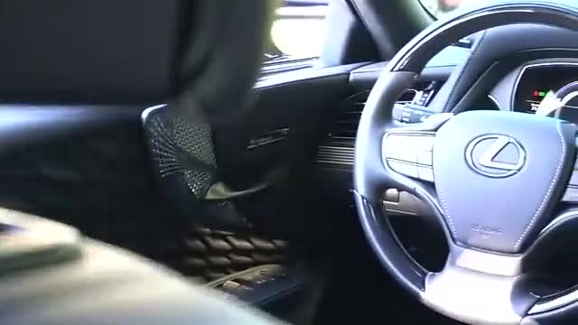 2020款雷克萨斯ls500h，车身气质优