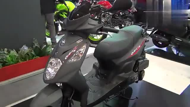 车展现场,实拍三阳代步小踏板,这