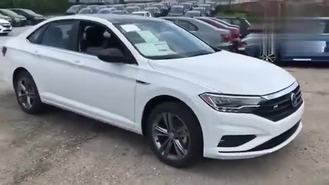 像极了一台奥迪，国外实拍全新大