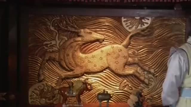 薛平贵与王宝钏魏豹和哥哥魏虎商量绝不能让薛平贵活着回来