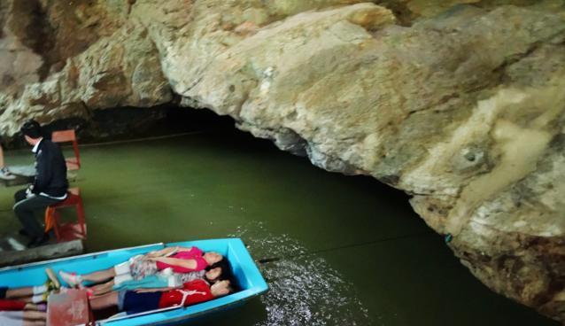 中国最神秘的山洞,相传洞内盘旋两条龙,游客络绎不绝