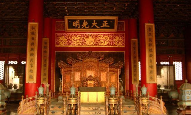 故宫乾清宫上悬挂正大光明匾大清帝国愿望很美好现实却很残酷