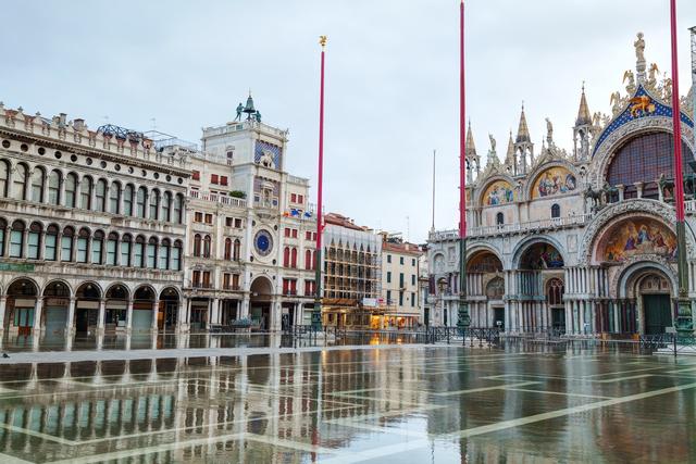 威尼斯广场位于意大利罗马市中心,是罗马最大的广场