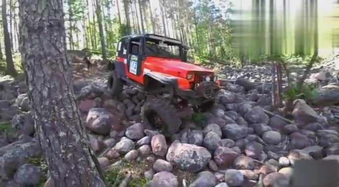 实拍jeep牧马人户外越野，没有路还有牧马人