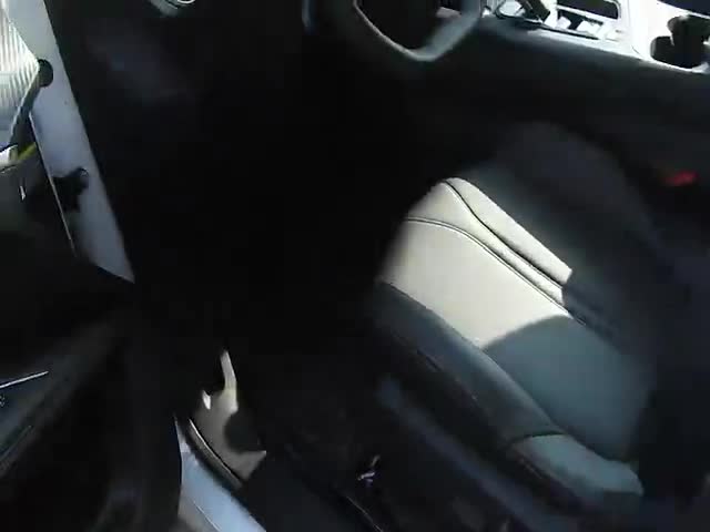 实拍新款标致4008内饰！赛车风格驾驶舱，带拨片的法系SUV！