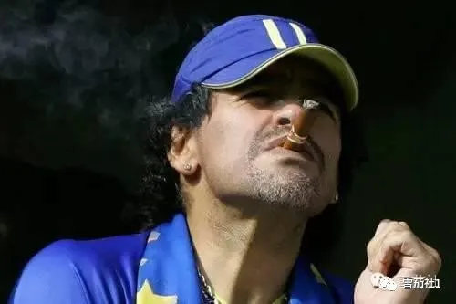 天堂里有多了一位明星雪茄迷马拉多纳抽大雪茄的那些往事