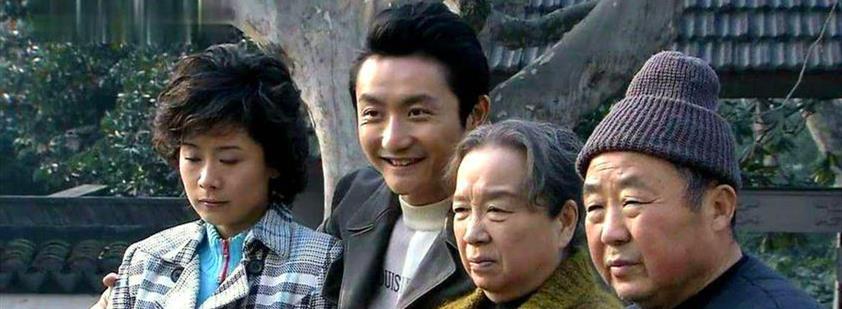 是由滕华涛导演和程樯导演联合执导的,由海清,涂松岩,潘虹,李明启出演
