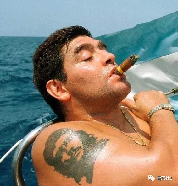 天堂里有多了一位明星雪茄迷马拉多纳抽大雪茄的那些往事