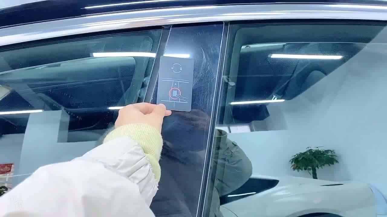 特斯拉Model3准新车跑了十几公里，现在能卖多少钱
